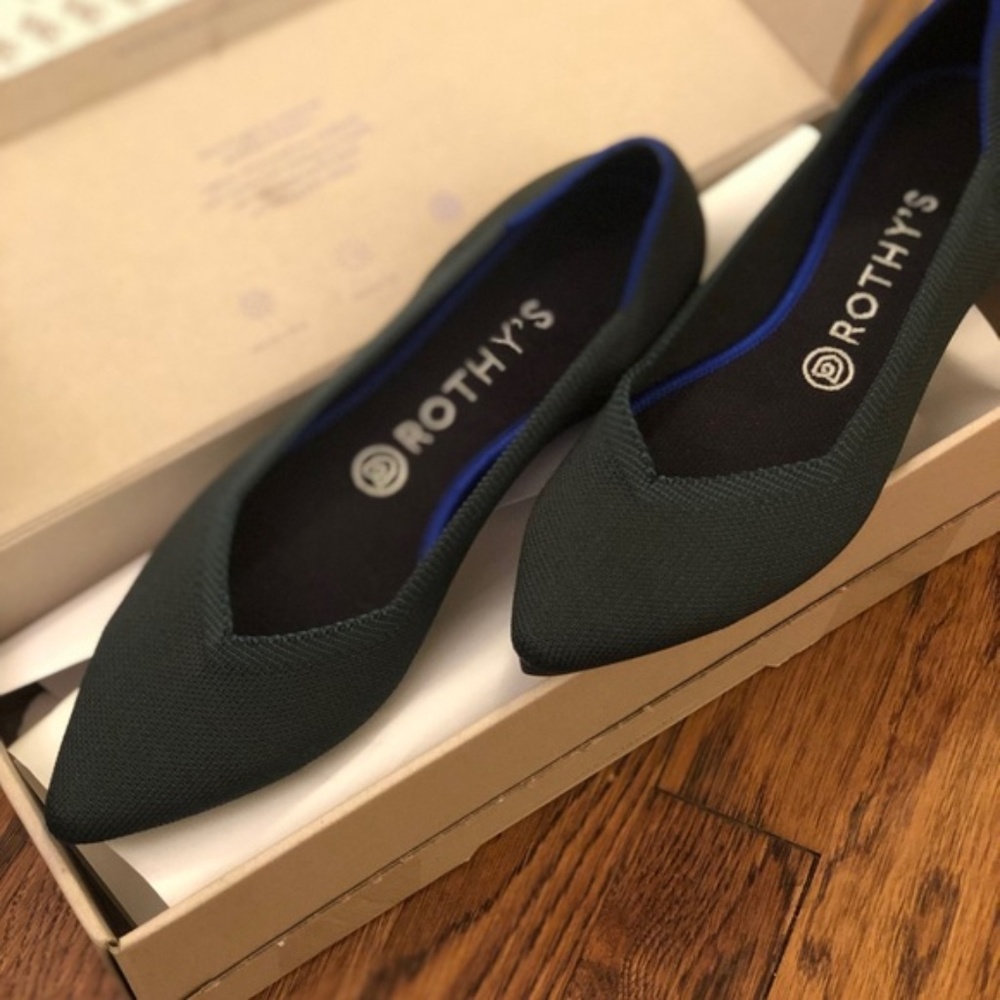 New Rothy's Point Flats Emerald sz 9  discontinued